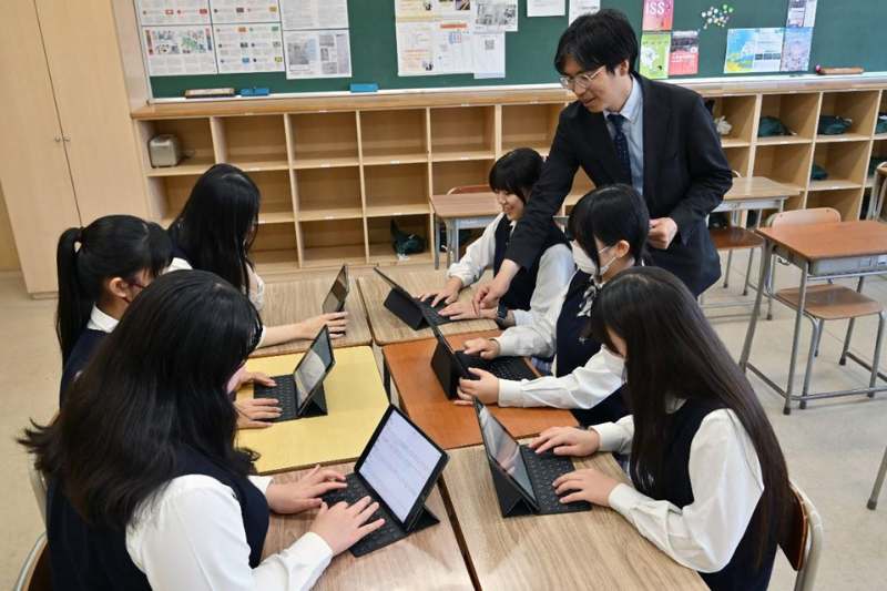 インヴェンティット株式会社が、同社が提供する法人・教育機関向けモバイルデバイス管理サービス（MDM）の「mobiconnect」を富山国際大学付属高等学校が採用したことを発表