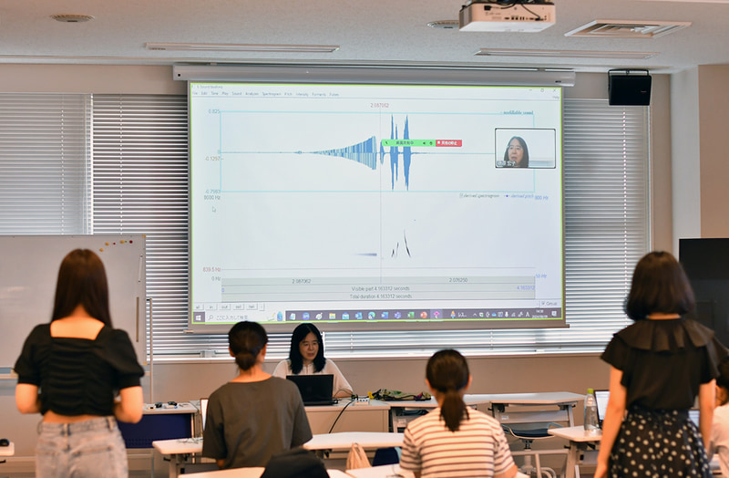 昨年開催した理学部サマースクールの様子