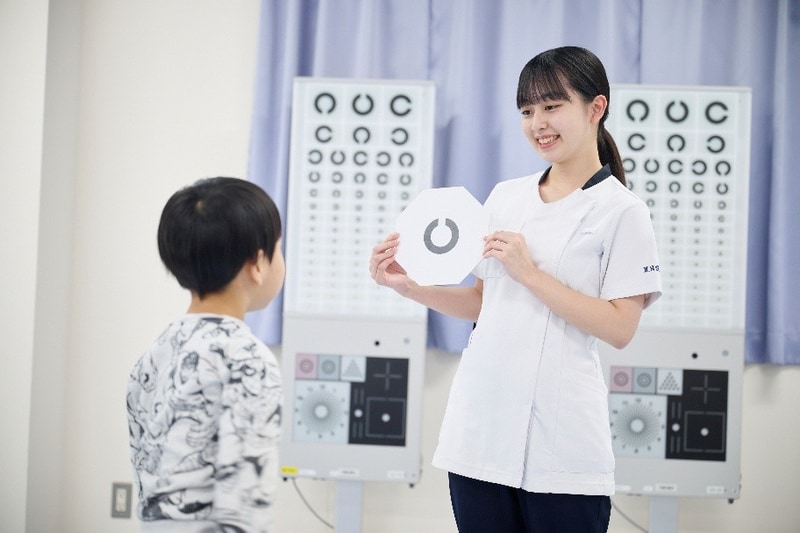 新潟医療福祉大学「視機能科学科」が、幼児から中高生を対象とした「夏休みの自由研究」イベントを8月21日（木）、22日（金）、23日（土）に開催