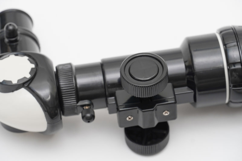 ピント調整はこのダイヤルで行う