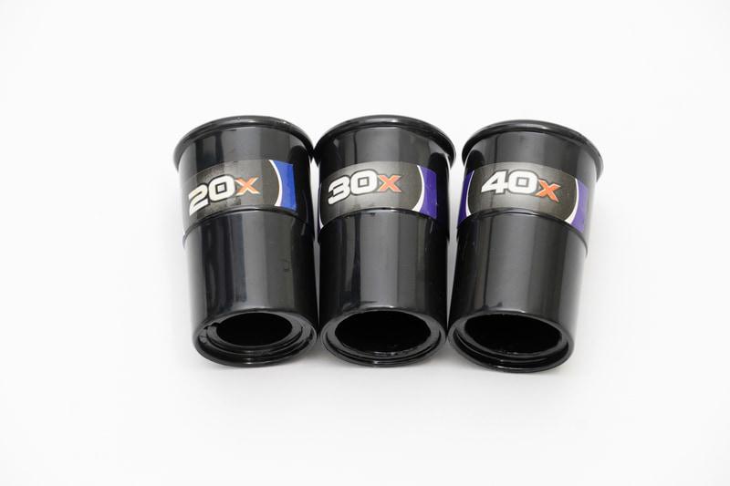 接眼レンズは3つ付属。20倍、30倍、40倍