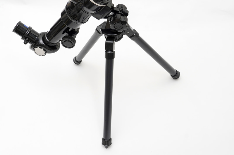 三脚が付属。足は伸びない
