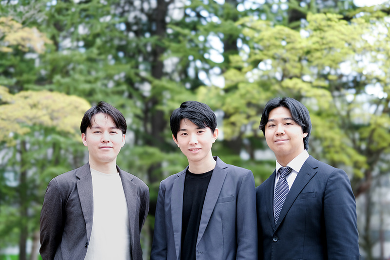 主催者である東北大現役生と卒業生の3人。医学・教育学・工学と各専門分野の知識と経験を生かして高校生に寄り添う