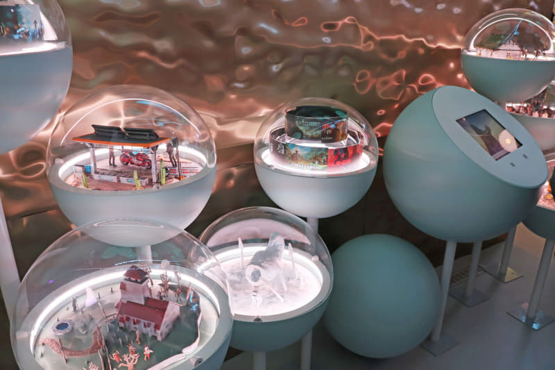 ポーランドの文化を展示するスペースも。近年はゲーム業界でも有名で、海外からのゲストたちが展示に食いついていた