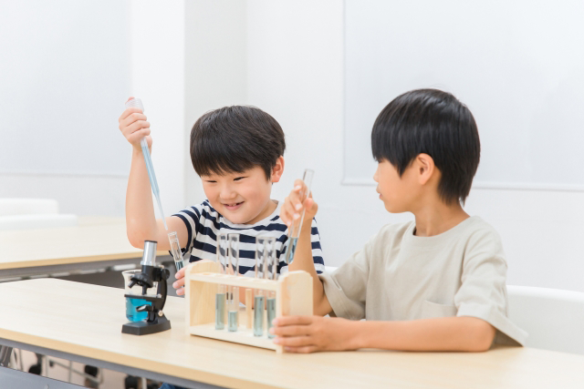 株式会社イー・ラーニング研究所が、小学生の子供がいる親世代を対象に「自由研究・探究活動と家庭の関わり方に関する意識調査」を実施