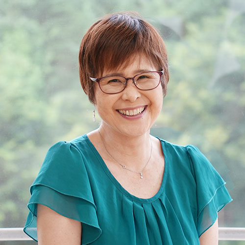 宝仙学園小学校の英語教諭 中島由美子先生