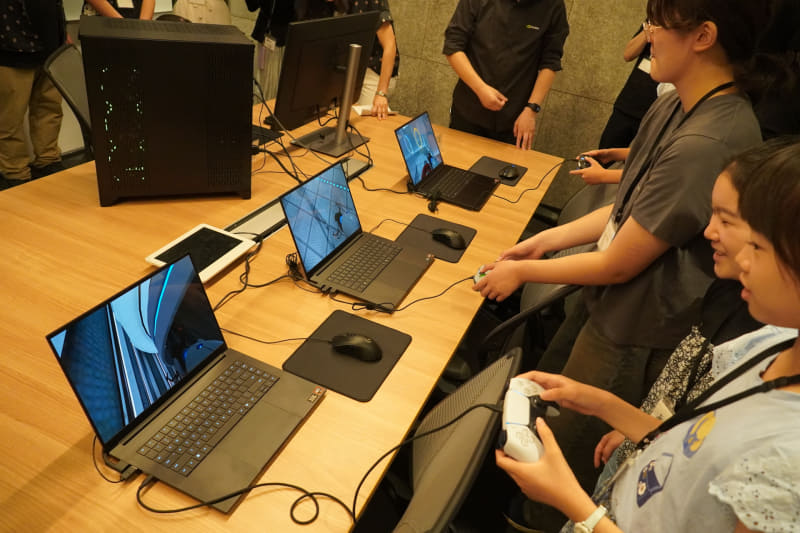 並んだPCは入ってるGPUが異なり、性能差を体感できた