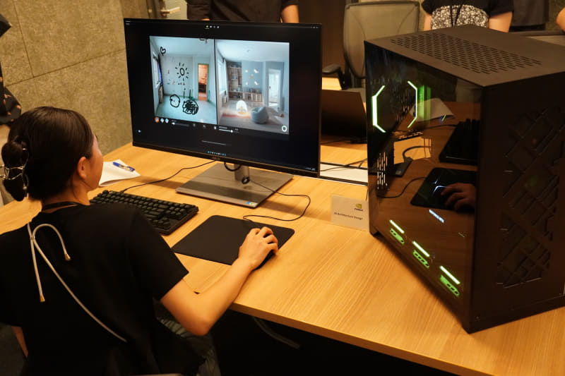 AIの実演では、手書きのイメージをAIが解釈し空間にアイテムを配置した