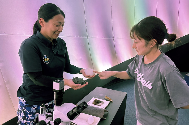 体感コーナーで標本や顕微鏡での観察などが可能