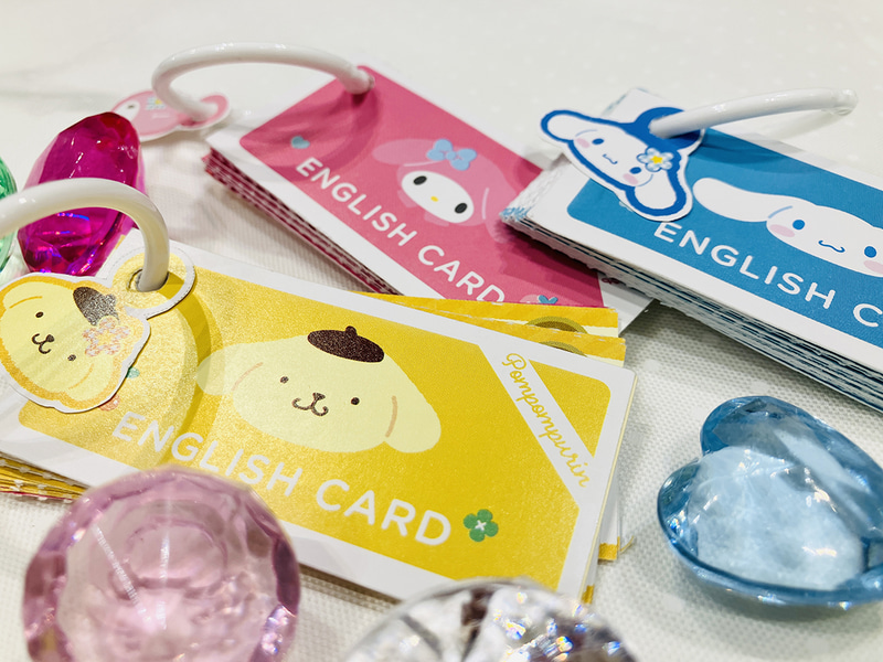 オリジナルのカードセットを作れる（画像内のジュエルは書籍に含まれない）