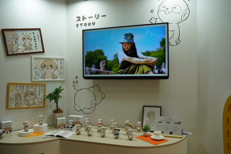 アクセサリーなどをまとったポケとも