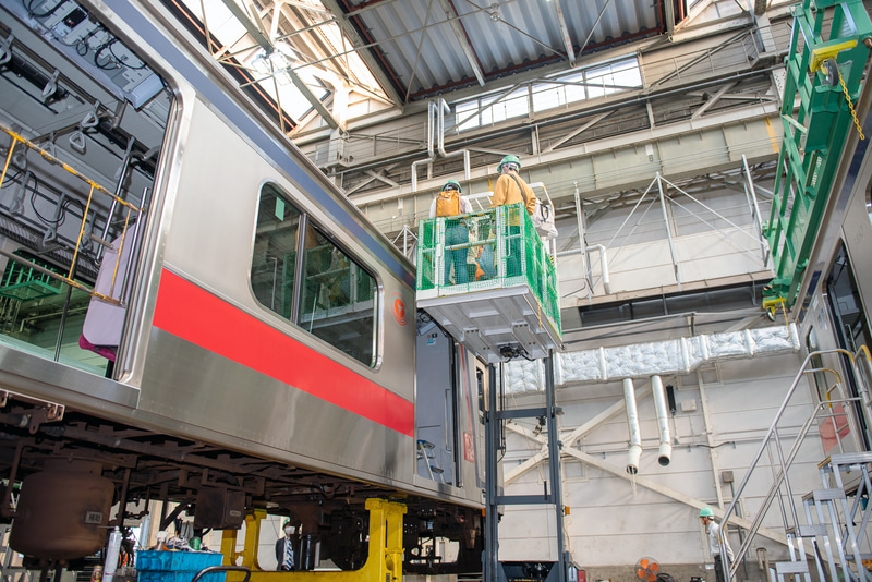 東急線の電車の整備に挑戦（東急電鉄）