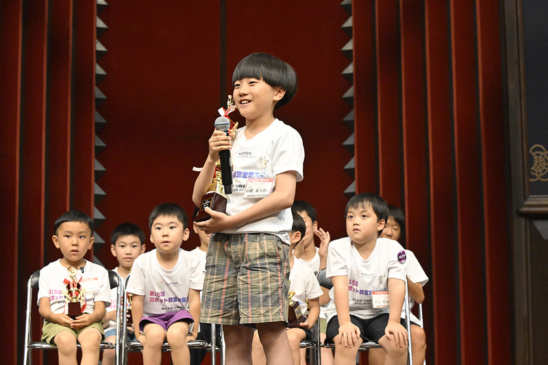 大会MVPに選ばれた大阪府南森町教室の小学4年生 小嶋奏次郎さん