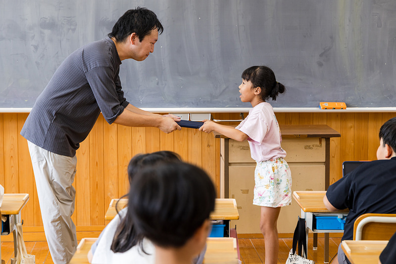 iPad貸与式の様子（下呂市立萩原小学校 3年生）