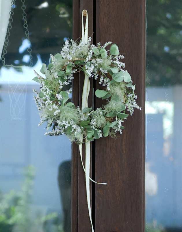 人気のドライフラワー教室「Rint-輪と」の吉本博美氏に教わる、ナチュラルドライフラワーのミニリースづくり