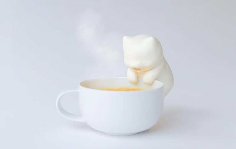 熱々を代わりに「ふーふー」してくれる小型ロボット「猫舌ふーふー」（出典：ユカイ工学オンラインストア）