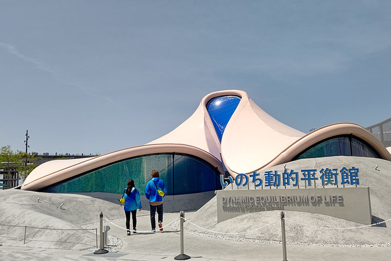 福岡伸一プロデューサーの「いのち動的平衡館」。筆者の検証によると、「いのち動的平衡館」のキャンセル待ち整理券は、10時15分までに登録すれば夕方から夜には呼ばれる可能性が高い