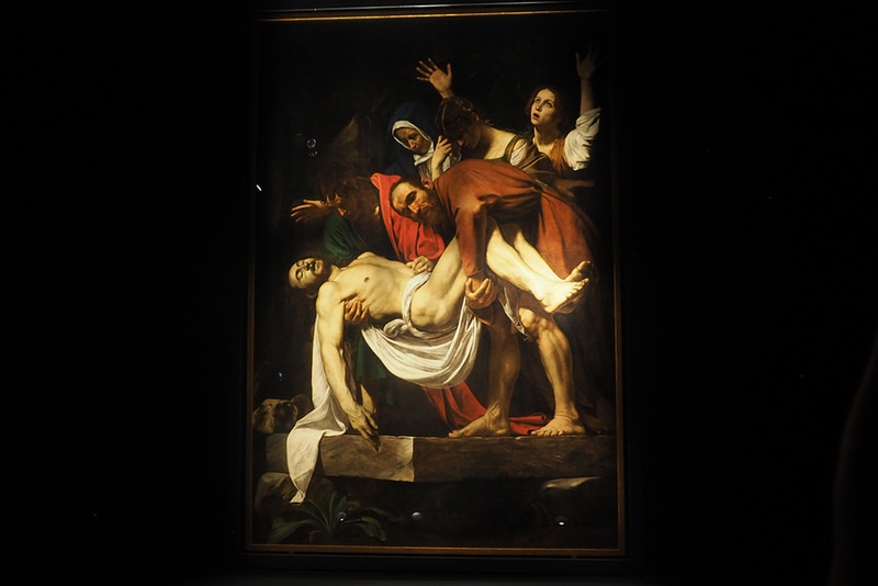 こちらもイタリア館の目玉の一つカラヴァッジョの「キリストの埋葬」