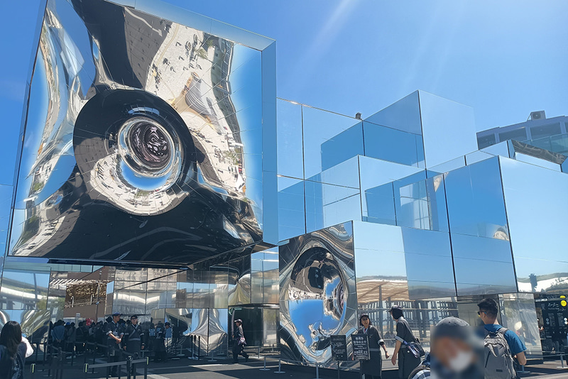 今回の万博の名物パビリオンとなった「null2」