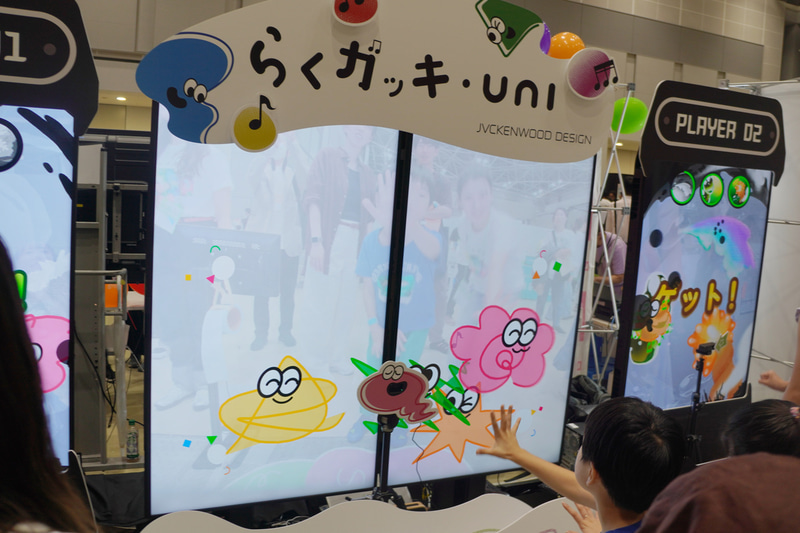 描いた絵がスクリーンに映し出され、触って音を出す“楽器”になる