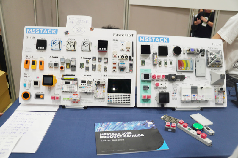 M5Stackのブースで展示された製品ラインナップ