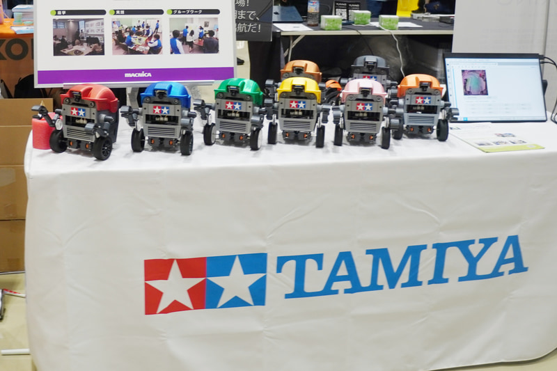 コース内をAIロボットが動くデモ