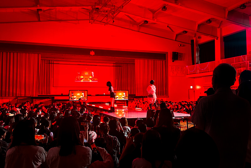 日本工学院八王子専門学校と国際文化理容美容専門学校との教育連携によるファッションショーを実施