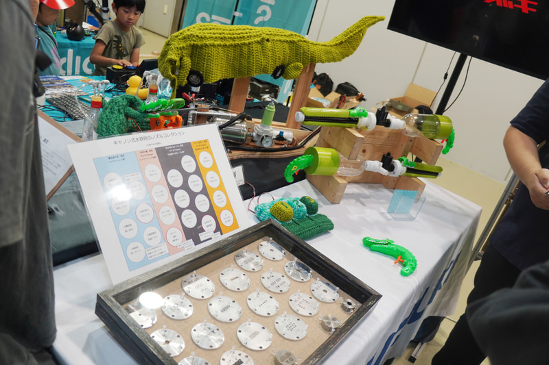 『魔改造の夜』の出場した「ワニちゃん水鉄砲」のその後。左下に並ぶのは、さまざまなノズルを試した足跡