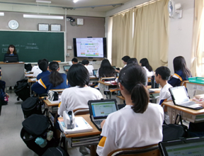 栄養教諭による授業の様子