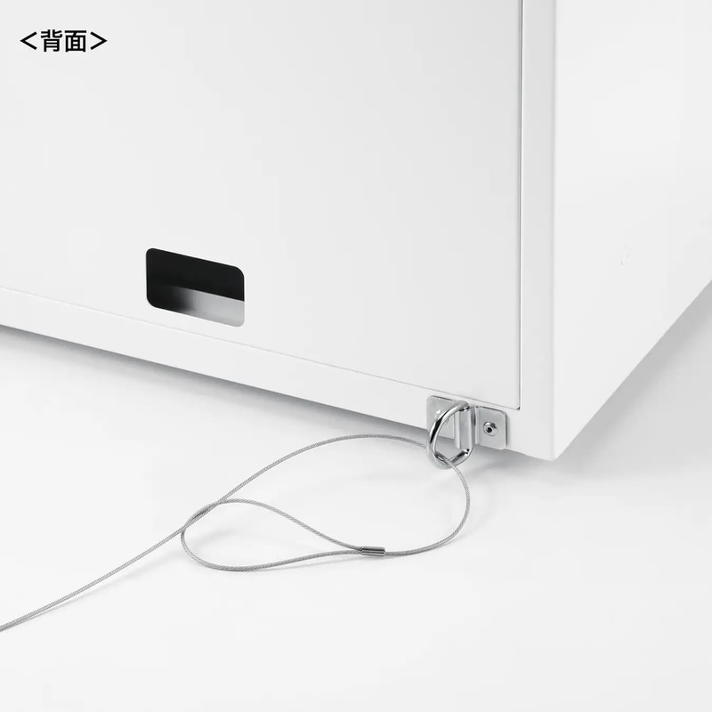 セキュリティワイヤー用のフックも装備（セキュリティワイヤーは別途必要）