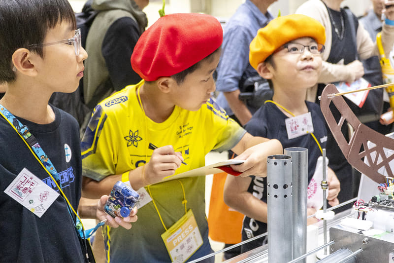 「Maker Faire Tokyo 2025」でコドモ記者が大活躍