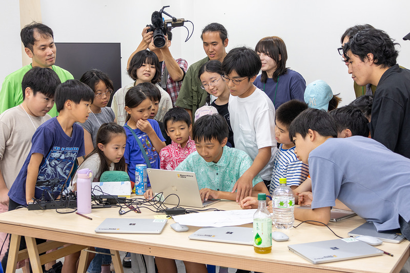 教育版マインクラフトでつくったデジタル御輿を鑑賞