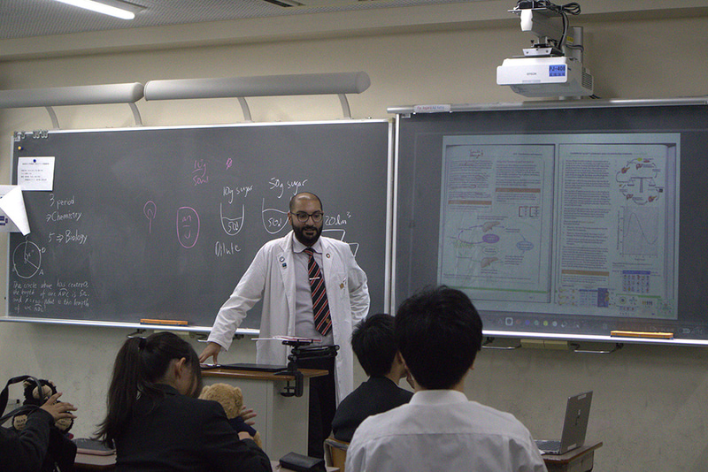 HonorsクラスにおけるBiologyの授業風景（出典：IDP Education Japan合同会社）