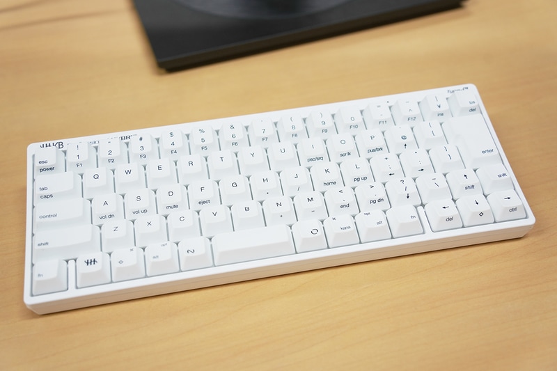 PFUの高品質キーボード「HHKB Professional HYBRID Type-S 日本語配列／雪」
