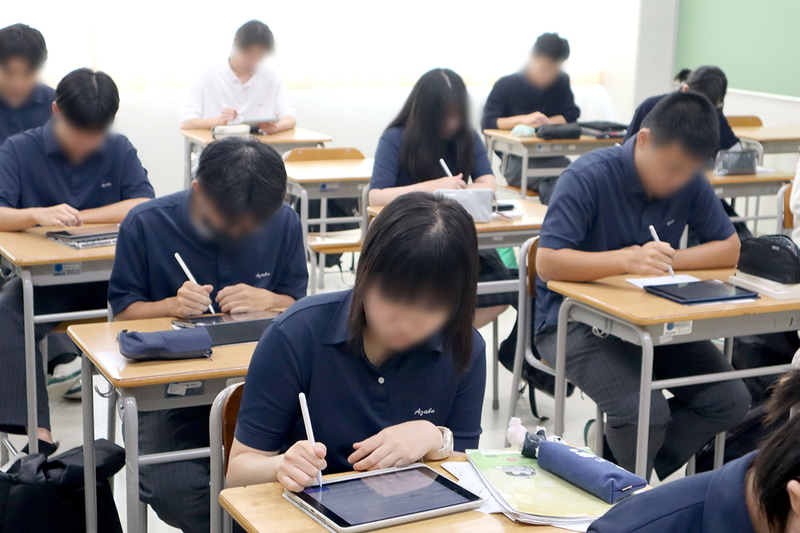 麻布大学附属高等学校の生徒がMonoxerを利用する様子（出典：モノグサ株式会社）