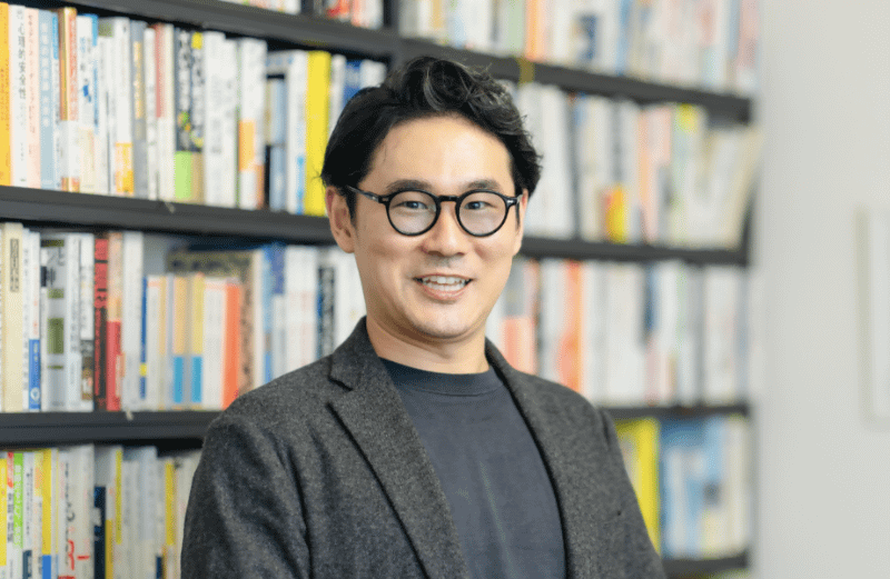 NIJIN高等学院は不登校の避難所ではなく、「ユニークな個性たちの滑走路」と語る、NIJIN高等学院 校長の星野達郎氏