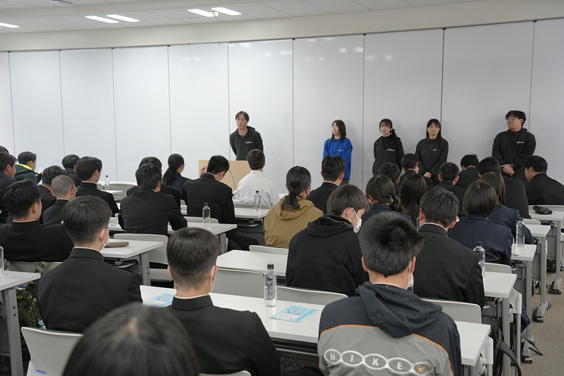 施設内には大きな会議室もあり、ここでお弁当を食べたり、ワークショップを行った