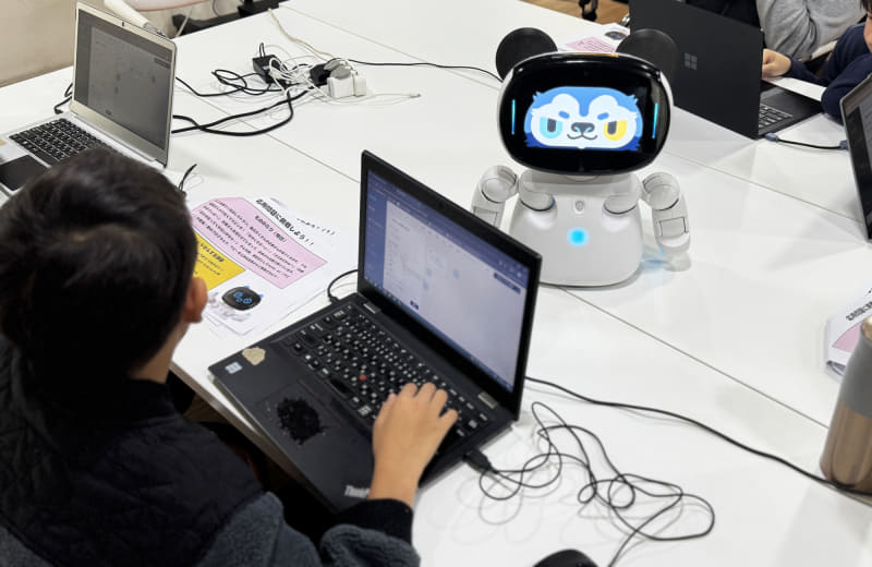 AIコミュニケーションロボット「Kebbi Air」を体験（出典：丸文株式会社、以下同じく）