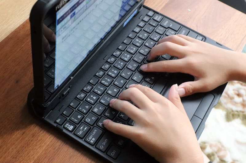 社会構想大学院大学と上越教育大学大学院の研究チームが、生成AIの教育利用に関する実態調査を実施し、小中学校における「ブラウザAI要約」の利用実態を公表