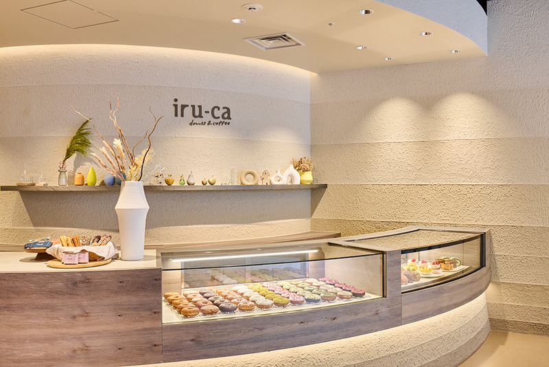 館内には、カフェやレストラン、JUNOPARKのオリジナルグッズを販売するショップもある