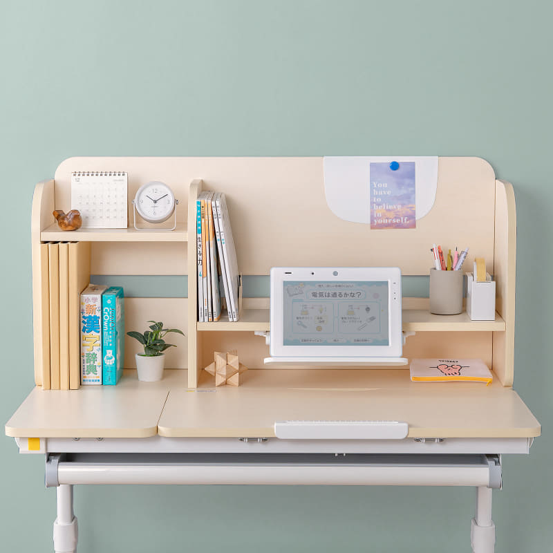 100-ERD052LM（ハンギングボード付き）は、スチール板を正面に装備