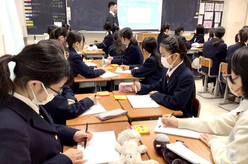 麴町学園が、探究科目「みらい科」の一環として、生徒が選書・売り場設計・改善までを担う実践型プロジェクトを大垣書店 麻布台ヒルズ店で実施（出典：学校法人麴町学園、以下同じく）