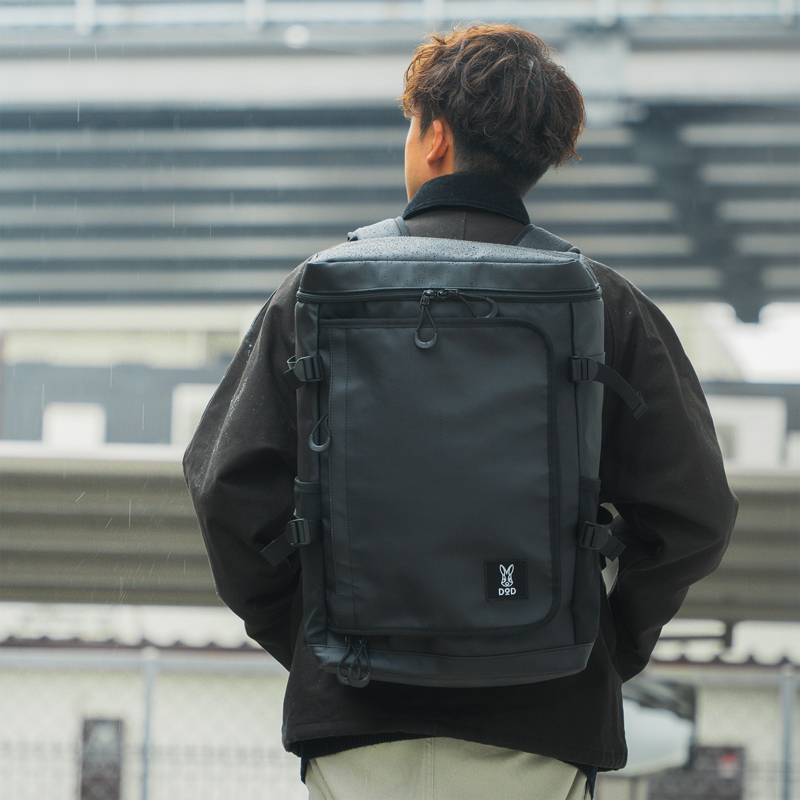 高校・大学・社会人へと成長しても使えるスタイリッシュなデザインを採用