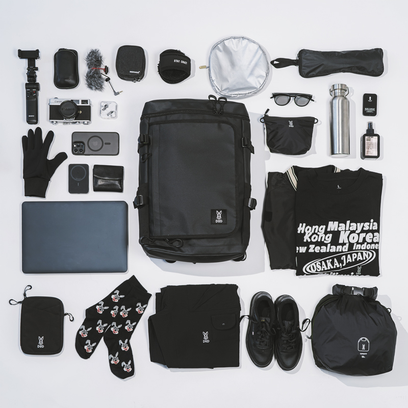 大容量35Lサイズで、部活の道具や大きな水筒も収納可能