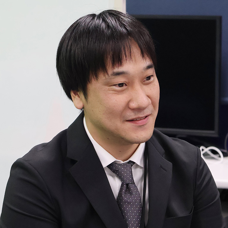 飯塚鎮西小学校 研究主任 平田長崇教諭