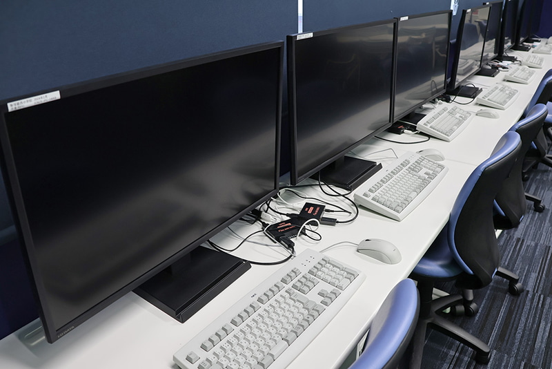 Adobe Creative Cloudが使えるハイスペックPCとモニタ