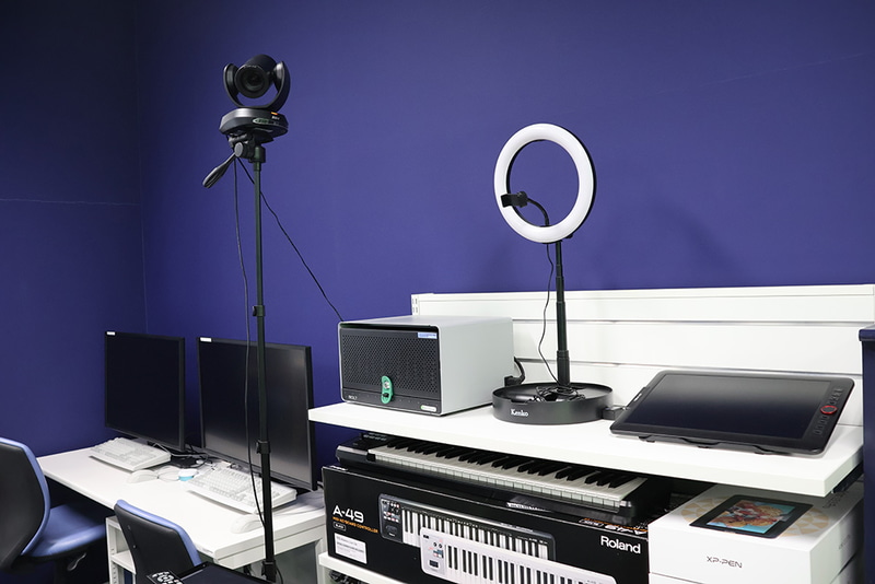 MIDIキーボードとペンタブレット