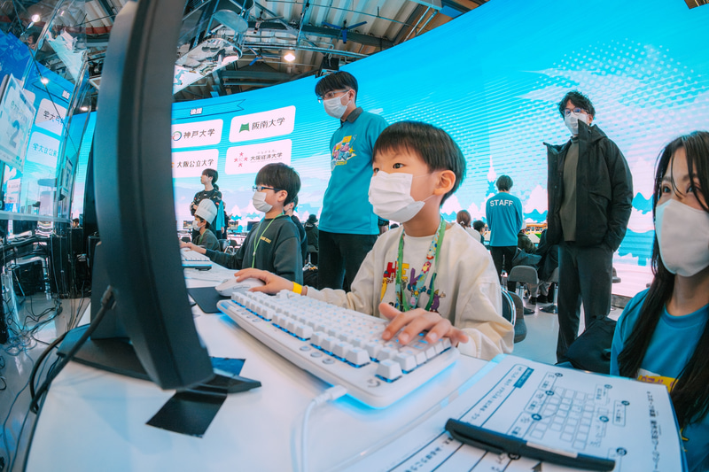 大阪城を忠実に再現したゲーム内ワールドで、eスポーツを体験