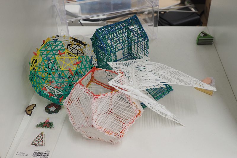 こちらは3Dペンや3Dプリンターを使って制作された作品