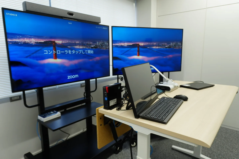 三重県総合教育センター内の遠隔授業配信スタジオ（出典：Neatframe株式会社、以下同じく）